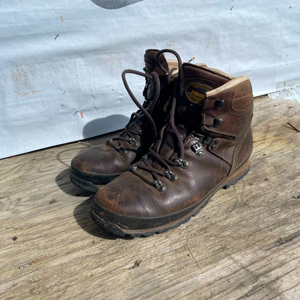 Men’s size 10 Leather Meindl Hiking Boots.